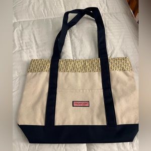 Vineyard Whale Classic Tote - Like New
